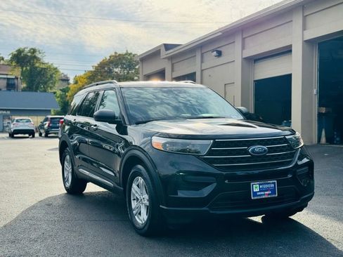 Used 2022 Ford Explorer XLT image 9