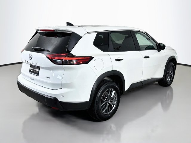 Used 2025 Nissan Rogue S AWD/4WD image 7