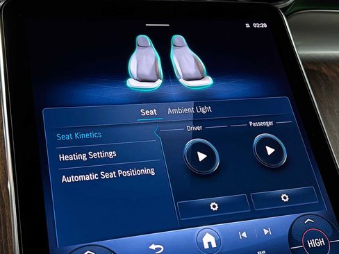 Certified 2025 Mercedes-Benz GLC 300 4MATIC image 33