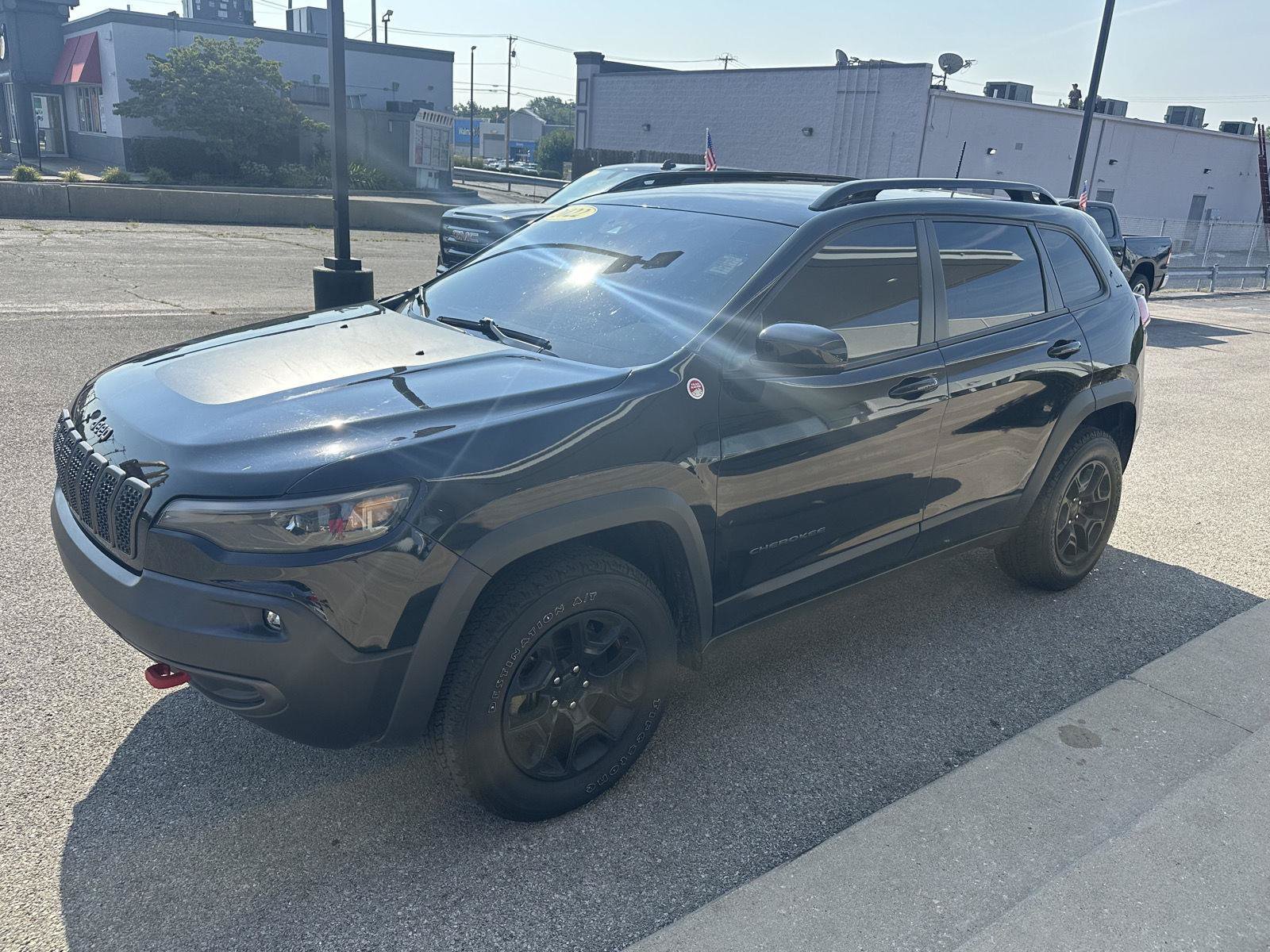Used 2022 Jeep Cherokee Trailhawk w/ Premium Leather Package AWD/4WD image 6