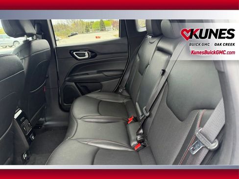 Used 2025 Jeep Compass Trailhawk AWD/4WD image 8