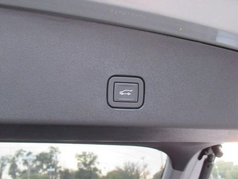 New 2026 Cadillac Optiq Sport 2 image 31