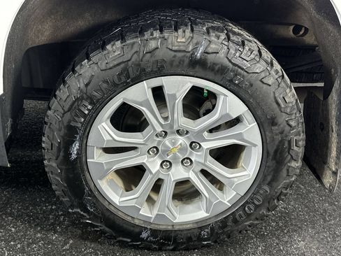 Used 2024 Chevrolet Silverado 1500 LTZ AWD/4WD image 10