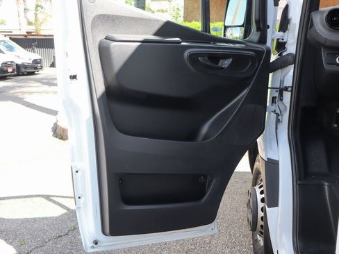 Used 2021 Mercedes-Benz Sprinter 3500 image 18