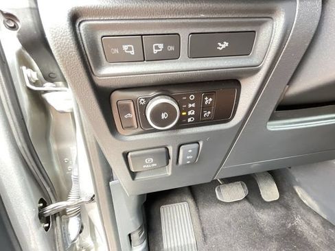 Used 2023 Ford F150 Platinum RWD image 11