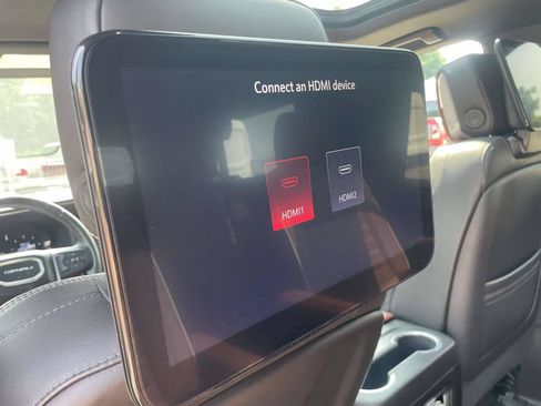 Used 2023 GMC Yukon Denali Ultimate AWD/4WD image 14