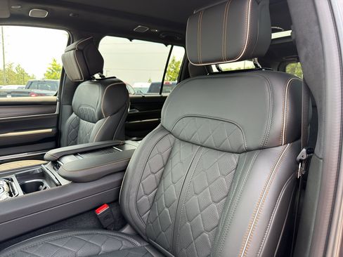 New 2026 Jeep Grand Wagoneer Summit AWD/4WD image 19