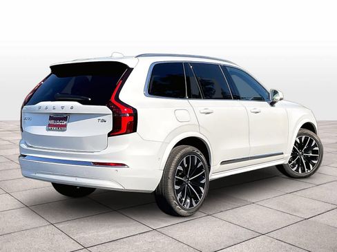 New 2026 Volvo XC90 T8 Plus w/ Protection Package Premier image 4