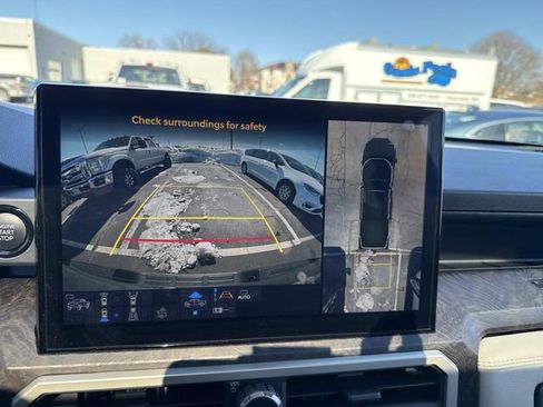 Used 2024 Toyota Tacoma Limited w/ Limited Package (LT) image 28