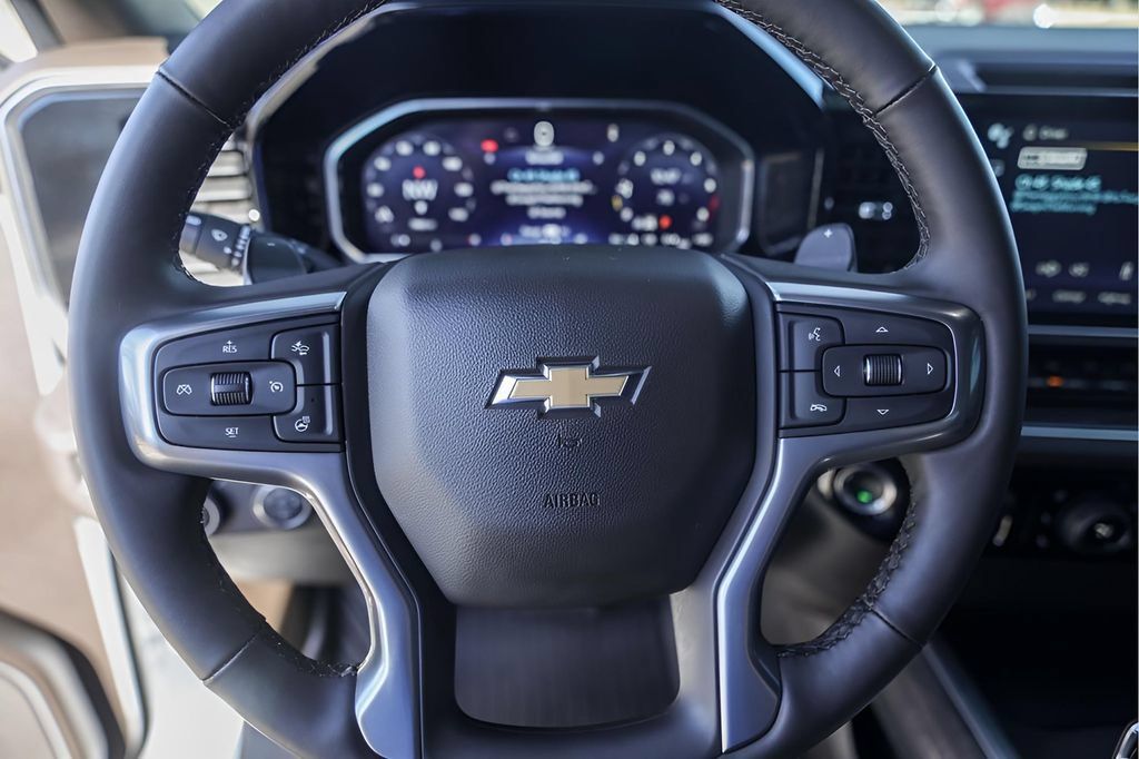 Used 2026 Chevrolet Silverado 1500 LTZ AWD/4WD image 15