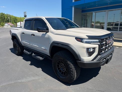 Used 2026 GMC Canyon AT4X w/ AT4X AEV Edition AWD/4WD image 3