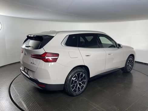 Used 2025 BMW X3 xDrive30i w/ Premium Package image 4