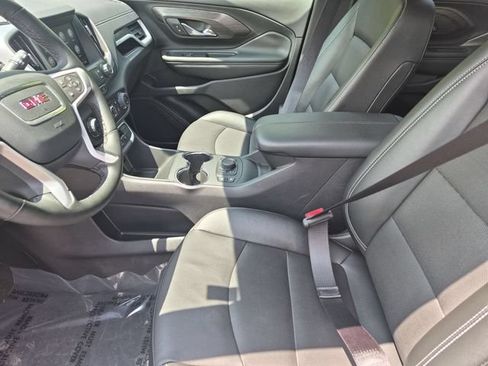 Used 2024 GMC Terrain SLT AWD/4WD image 15