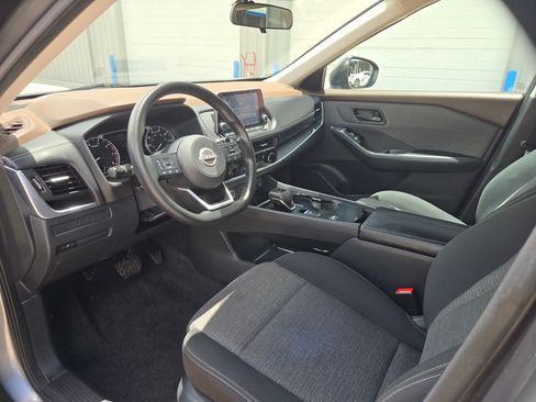 Used 2022 Nissan Rogue S FWD image 11