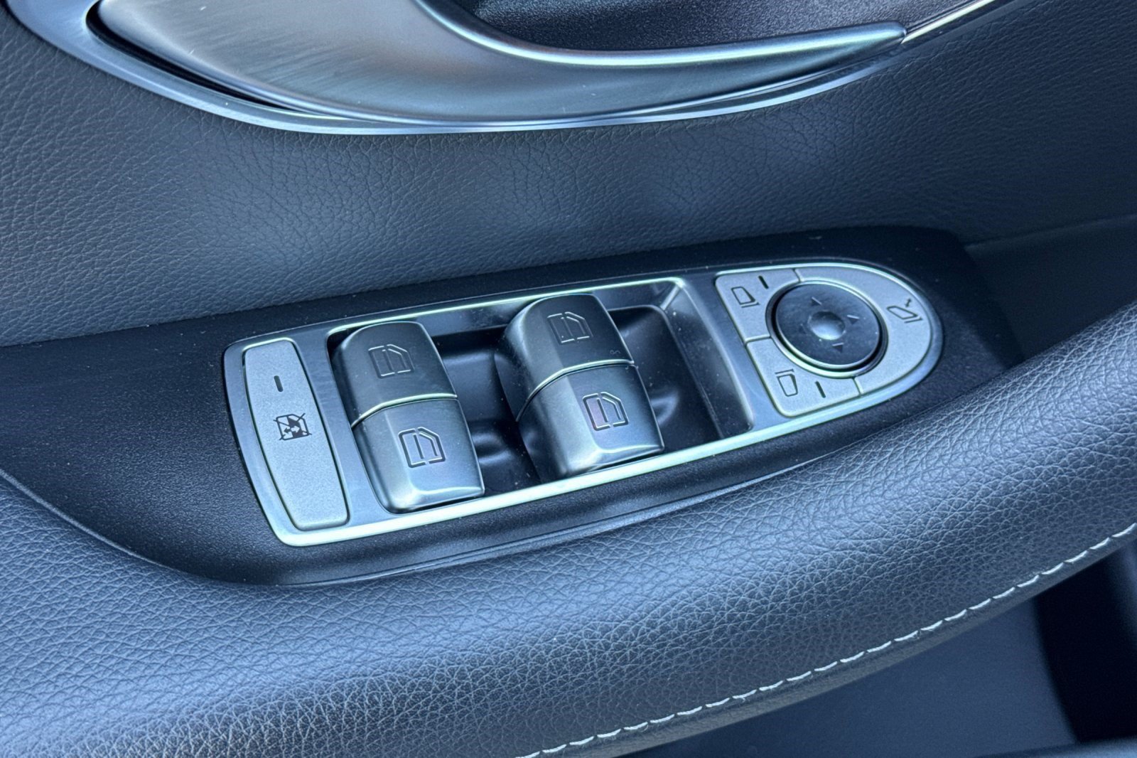 Used 2023 Mercedes-Benz E 350 Sedan image 13