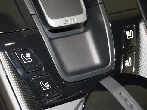 Used 2025 Porsche 911 Carrera 4 GTS image 33