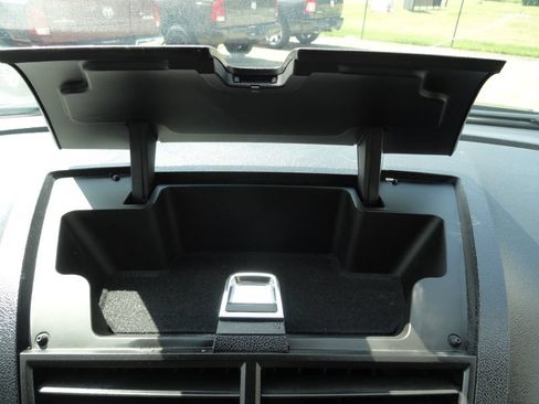 Used 2011 Chevrolet Traverse LT w/ Personal Connectivity Package FWD image 29