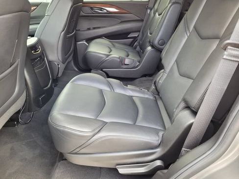 Used 2019 Cadillac Escalade Premium Luxury RWD image 26
