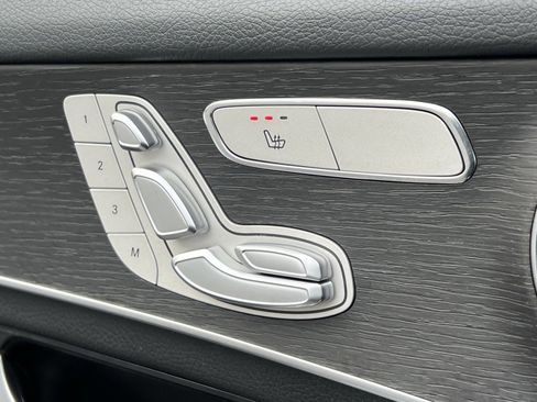 Used 2021 Mercedes-Benz GLC 300 4MATIC image 33