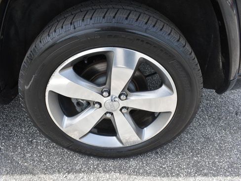 Used 2014 Jeep Grand Cherokee Overland w/ Advanced Technology Group image 33