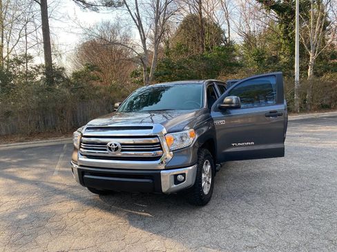 Used 2016 Toyota Tundra SR5 w/ SR5 Upgrade Package image 50