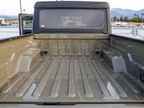 Certified 2020 Jeep Gladiator Sport image 31