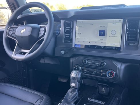 New 2026 Ford Bronco 4-Door image 3