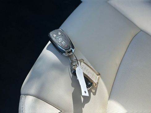 Used 2024 Chevrolet Malibu LT image 18