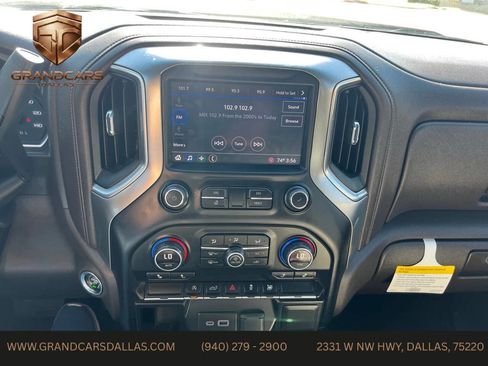Used 2019 Chevrolet Silverado 1500 LT w/ Texas Edition AWD/4WD image 12