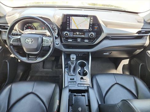 Certified 2020 Toyota Highlander XLE AWD/4WD image 20
