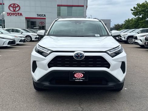 Used 2024 Toyota RAV4 LE AWD/4WD image 2