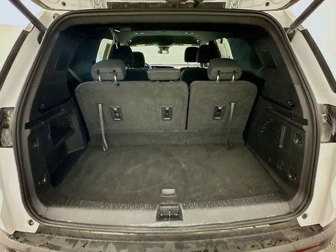 Used 2025 Chevrolet Traverse LT AWD/4WD image 31