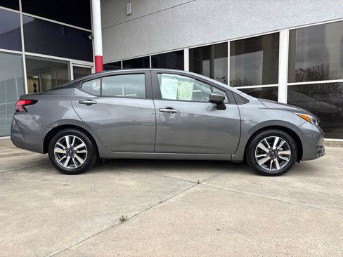 Used 2025 Nissan Versa SV FWD image 2