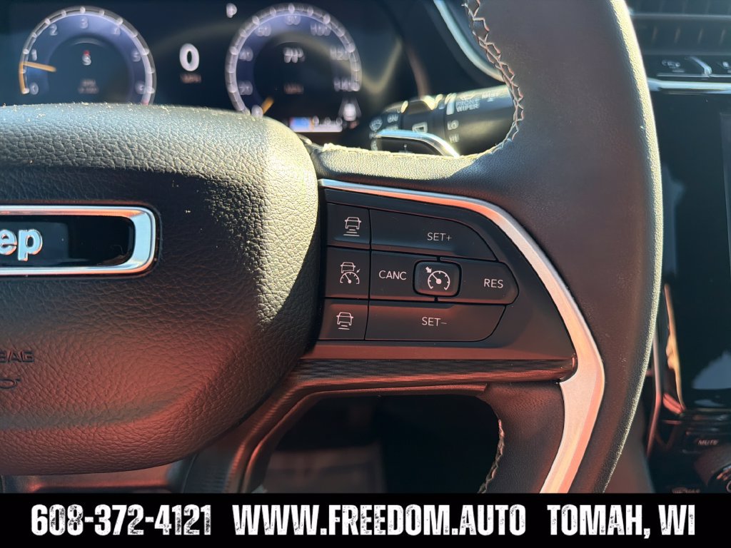 Used 2024 Jeep Grand Cherokee L Altitude AWD/4WD image 15