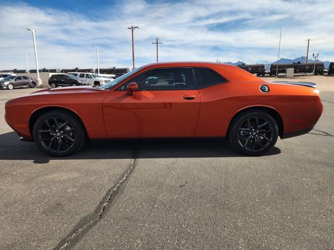 Used 2021 Dodge Challenger SXT w/ Blacktop Package image 7
