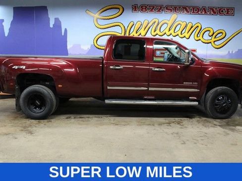 Used 2014 GMC Sierra 3500 SLE w/ SLE Preferred Package AWD/4WD image 1