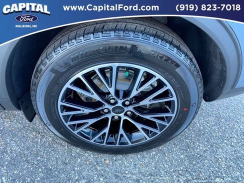 New 2026 Ford Escape SE FWD image 15