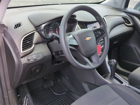 Certified 2020 Chevrolet Trax LS FWD image 9