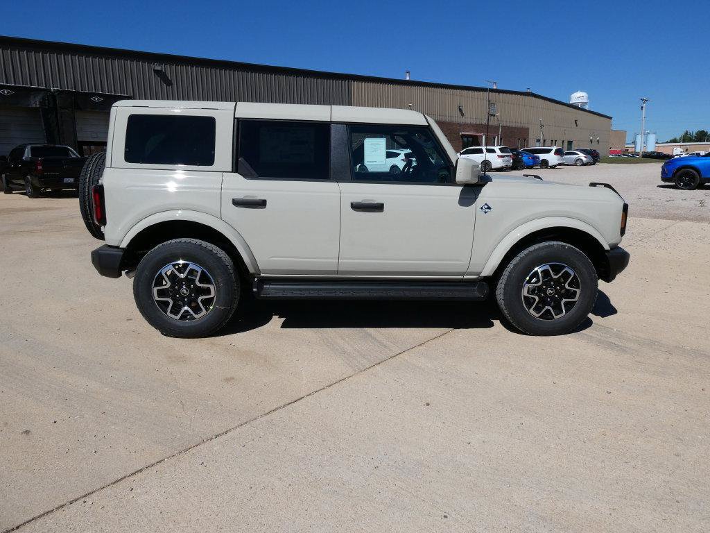 New 2026 Ford Bronco Outer Banks AWD/4WD image 4
