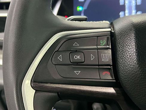 Used 2023 Jeep Grand Cherokee 4WD 4xe w/ Luxury Tech Group II image 24