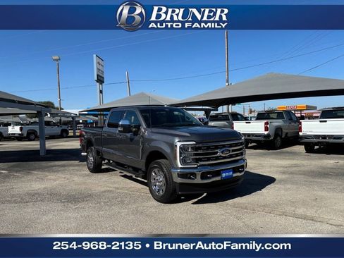 Used 2024 Ford F250 Lariat w/ Chrome Package image 2