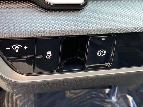 Used 2024 Kia Sportage LX image 23