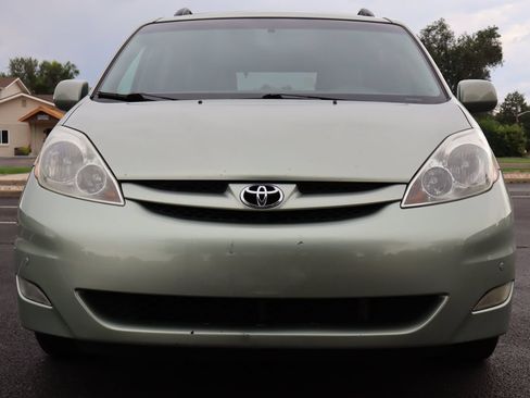 Used 2009 Toyota Sienna XLE FWD image 13