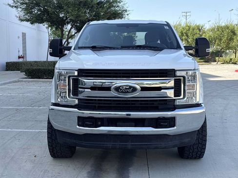 Used 2018 Ford F250 XLT w/ FX4 Off-Road Package AWD/4WD image 8