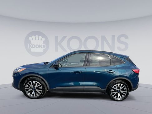 Used 2020 Ford Escape SE Sport image 2