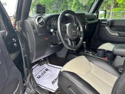 Used 2015 Jeep Wrangler Sport AWD/4WD image 10