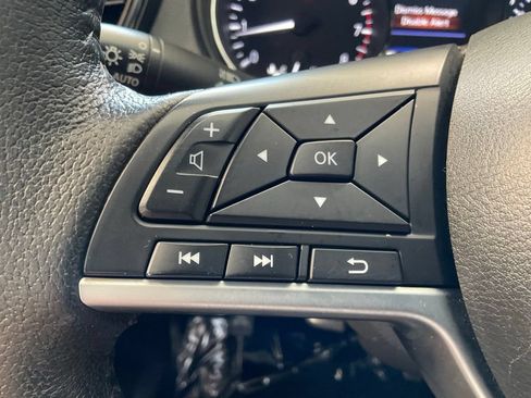 Used 2019 Nissan Rogue SV FWD image 12