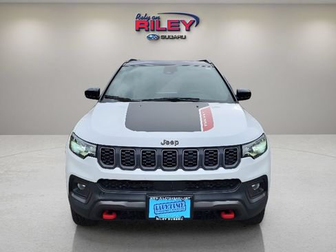 Used 2025 Jeep Compass Trailhawk AWD/4WD image 9