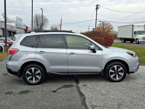 Used 2018 Subaru Forester 2.5i Limited image 7