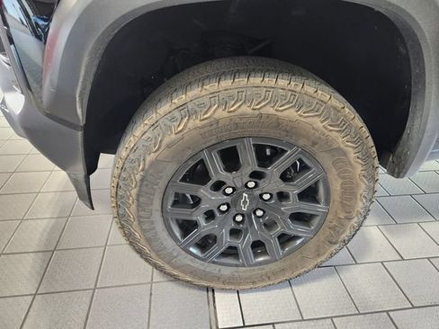 Used 2026 Chevrolet Colorado Trail Boss AWD/4WD image 9